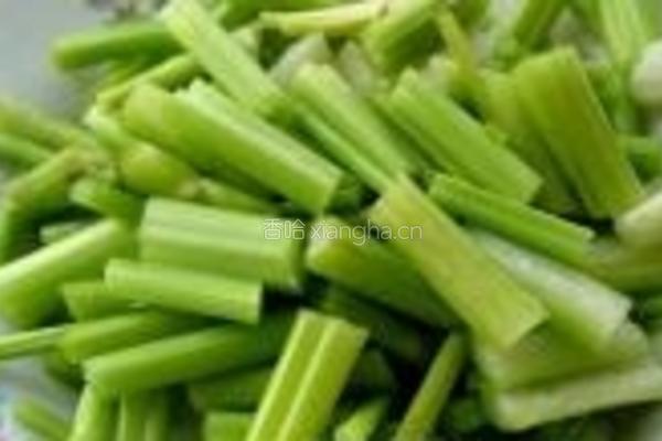 酱炒芹菜肉丝的做法图解3