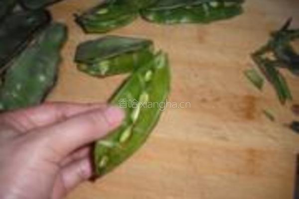 孜然软炸扁豆角盒的做法图解2