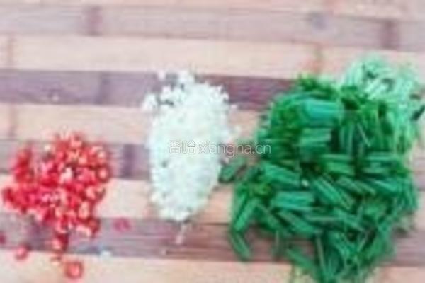 自制鸡精拌小葱豆腐的做法图解5