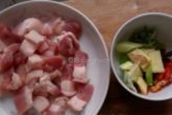 茶树菇红烧肉的做法图解1