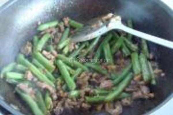 扁豆炒鸡胗的做法图解9