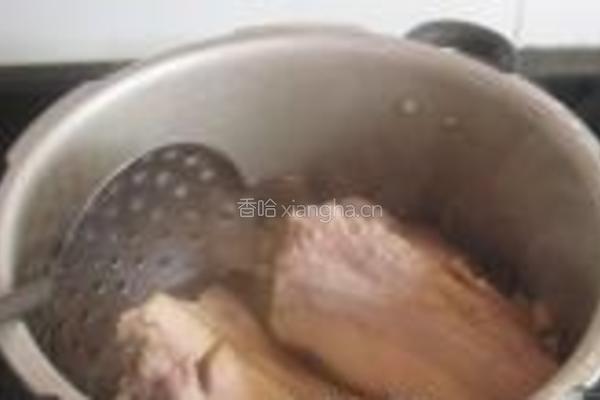 咸猪头肉炖黄豆的做法图解5