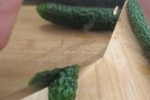 蓑衣黄瓜的做法图解2