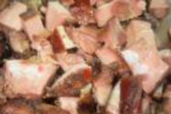 腌豆角炒熏鸭腿的做法图解2