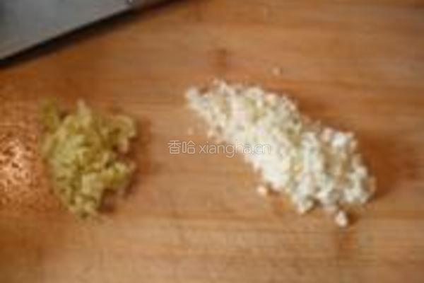 豇豆香菇焖鸡仔的做法图解2