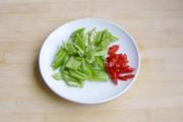 杏鲍菇双椒炒鸡丝的做法图解3