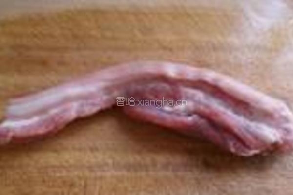五花肉焖双冬的做法图解1