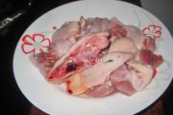 莲藕烧鸭肉的做法图解1