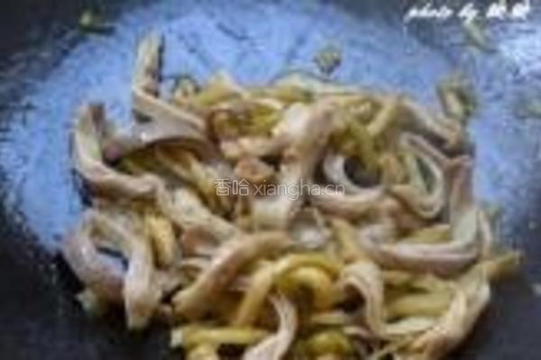榨菜炒猪肚的做法图解5