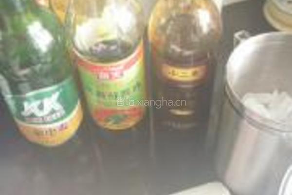 私房菜啤酒卤猪肘的做法图解2