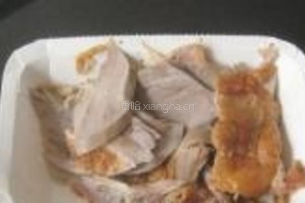 西葫芦炒烤鸭肉的做法图解1