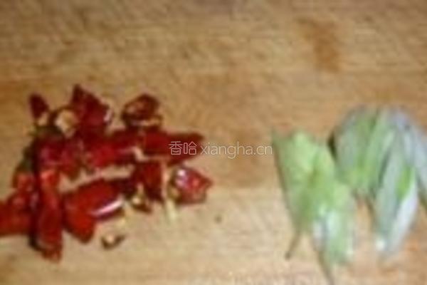 菠菜炒豆腐皮的做法图解3