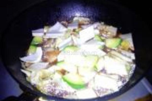 白菜粉皮炖鸡的做法图解7