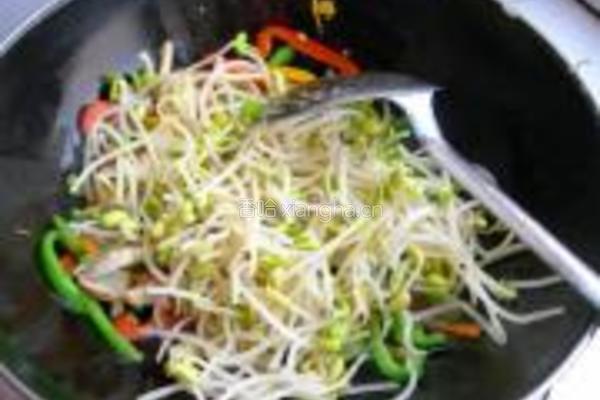 五花黄豆芽菜的做法图解7