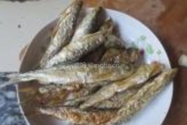 青椒鱼干的做法图解1