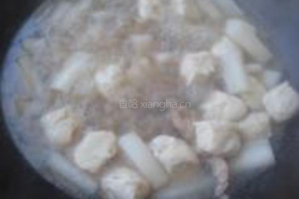鸭肝鱼丸白萝卜汤的做法图解4
