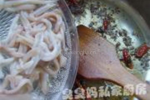 干煸鱿鱼丝的做法图解4