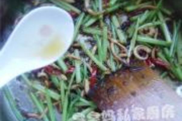 干煸鱿鱼丝的做法图解6
