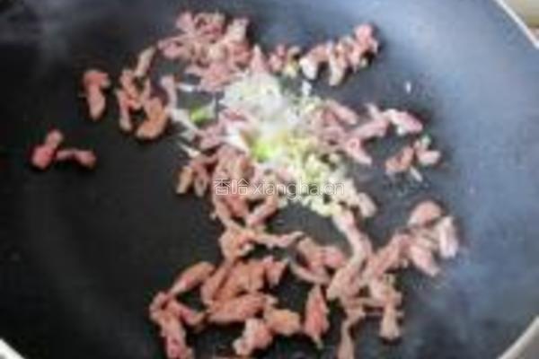 榨菜肉丝炒高粱米饭的做法图解5