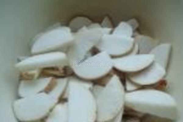 芋儿米粉蒸肉的做法图解2