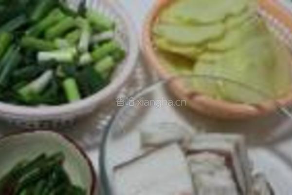 土豆回锅肉的做法图解1