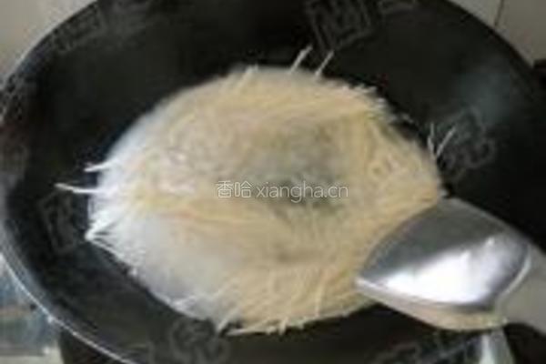 酸菜酱鱼丁面的做法图解12