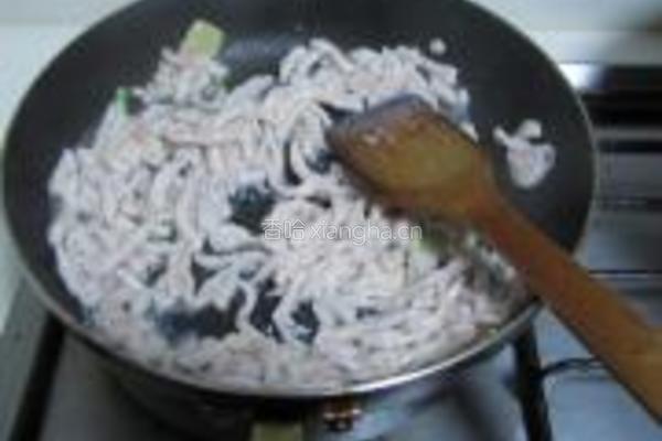 鲜菇肉丝茄汁面的做法图解5