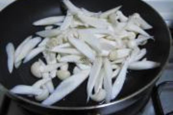 鲜菇肉丝茄汁面的做法图解6