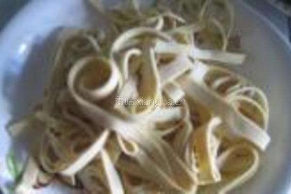 榨菜肉丝炒豆皮的做法图解1