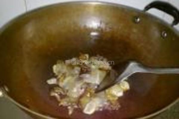 大蒜炒腊肉的做法图解5