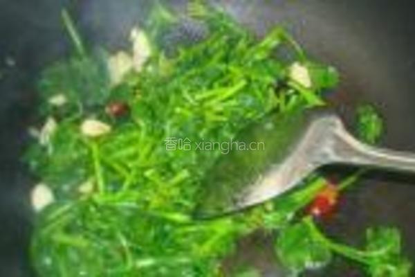 炝炒油菜心的做法图解5