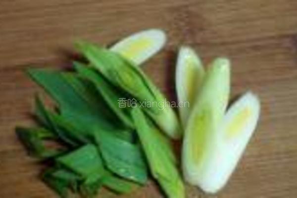 菜头炒腊肉的做法图解1