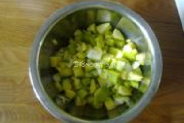 丝瓜虾仁汤包的做法图解3