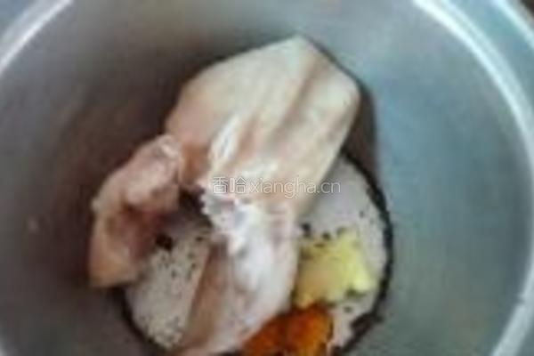 卤水猪耳朵的做法图解1