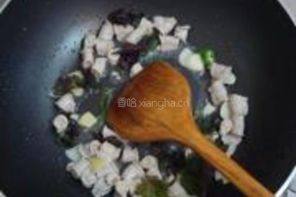 紫苏炒粉肠的做法图解5