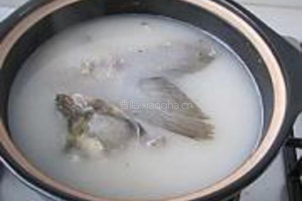 鱼头鱼尾豆腐汤的做法图解6