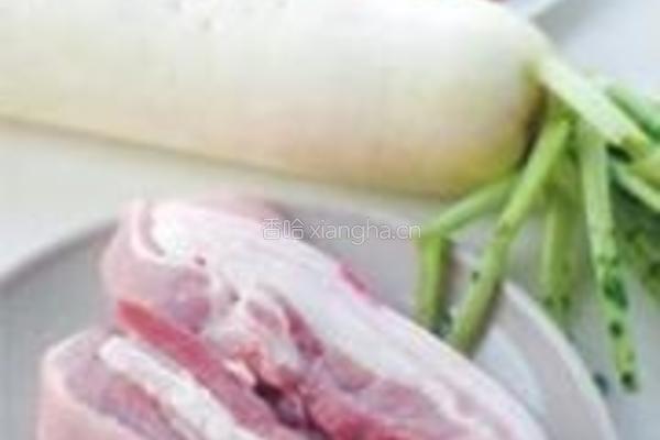 萝卜红烧肉的做法图解1