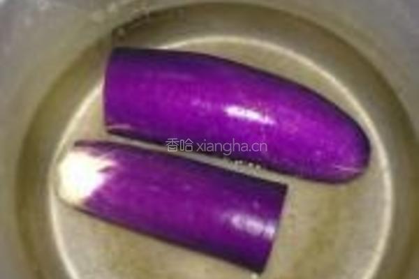 青红椒拌茄子的做法图解2