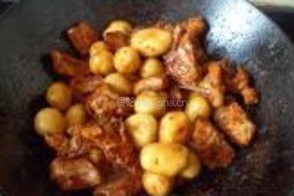 小土豆烧排骨的做法图解11