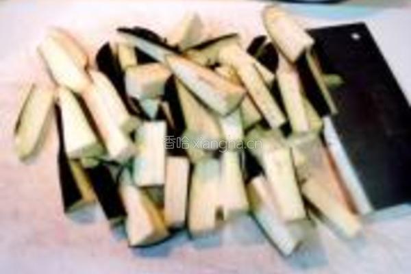 什锦海鲜茄子煲的做法图解2