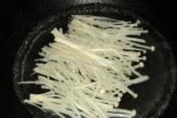 金针菇拌西兰花茎的做法图解7