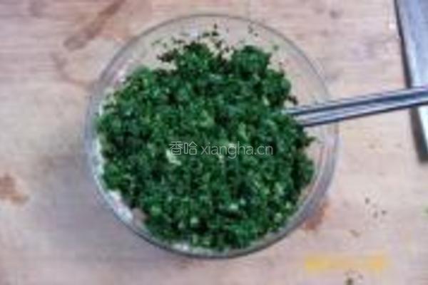 荠菜鲜肉百叶包的做法图解3