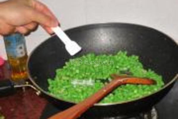 蚬肉炒豆角的做法图解6