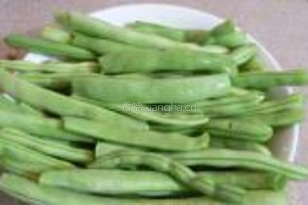 干煸肉末四季豆的做法图解1
