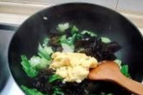 木耳鸡蛋炒油菜的做法图解6