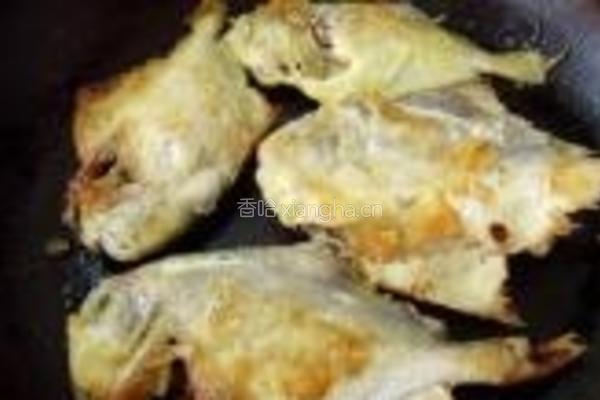 清炖鲳鱼的做法图解3