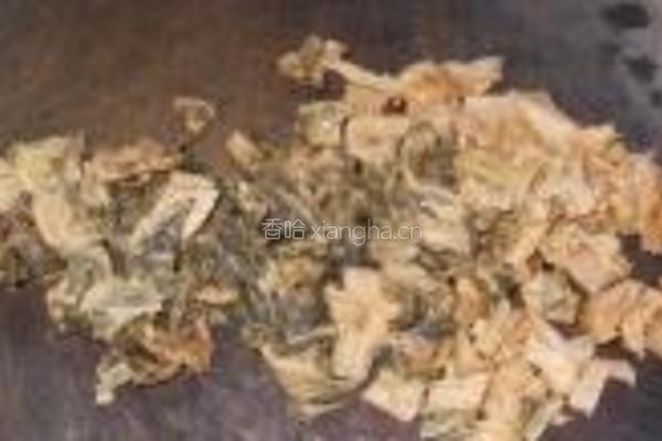 豆角干焖猪软骨的做法图解2