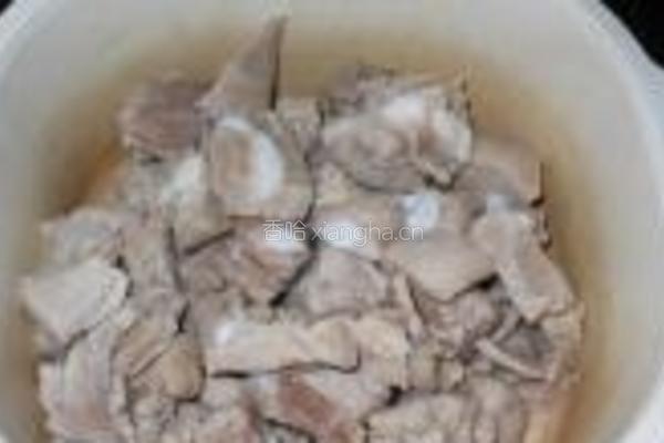 豆角干焖猪软骨的做法图解3