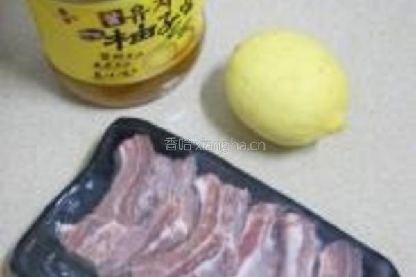 香柠柚子酱排骨的做法图解1