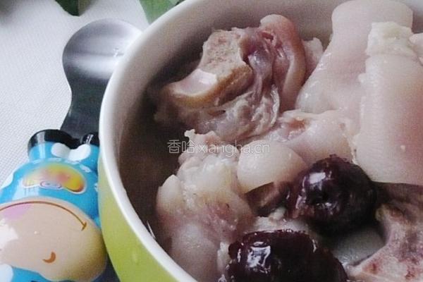 当归猪蹄汤